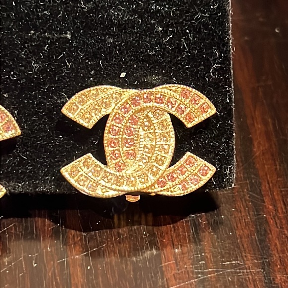 Vintage Chanel clip on earrings - Picture 4 of 4